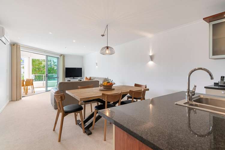 206/136 Marine Parade Mt Maunganui_9