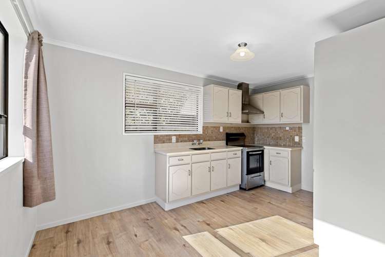 2/94A Condell Avenue Papanui_5