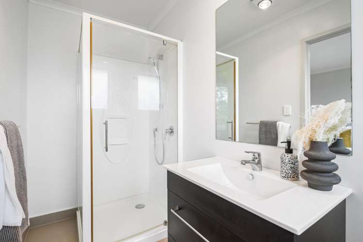 35 & 35A Aberley Road Schnapper Rock_11