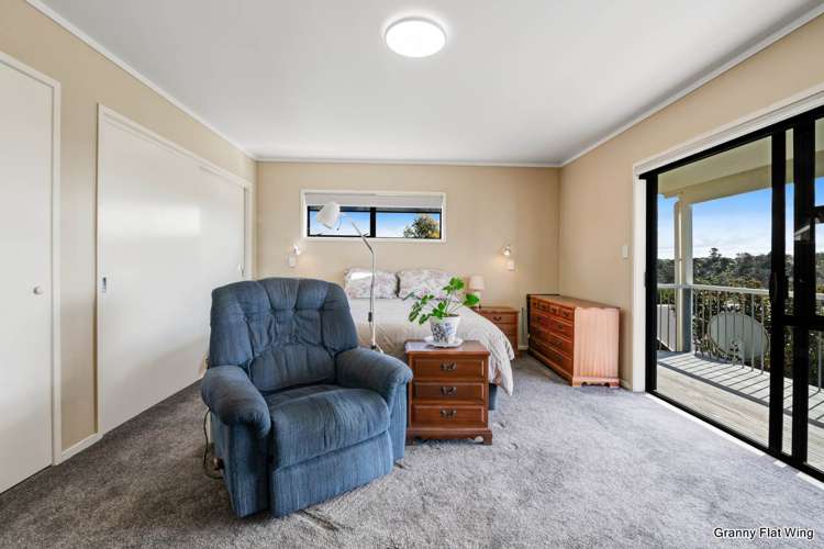 20 Roberts Road Matakatia Bay_26