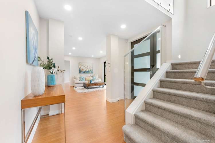 7 Han Court Glen Eden_1