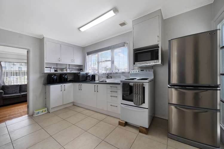 19 Lynwood Road New Lynn_11