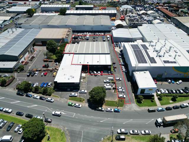 1,357M² WAREHOUSE WITH YARD