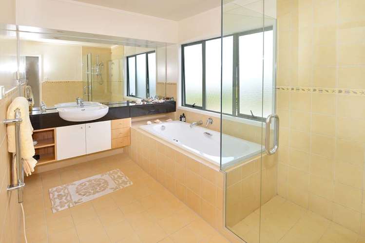 221 Alec Craig Way Gulf Harbour_15