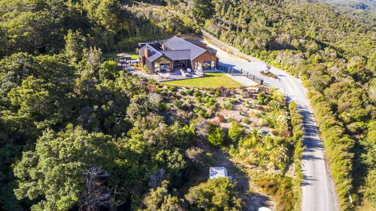 263 Fairview Drive Akatarawa_24