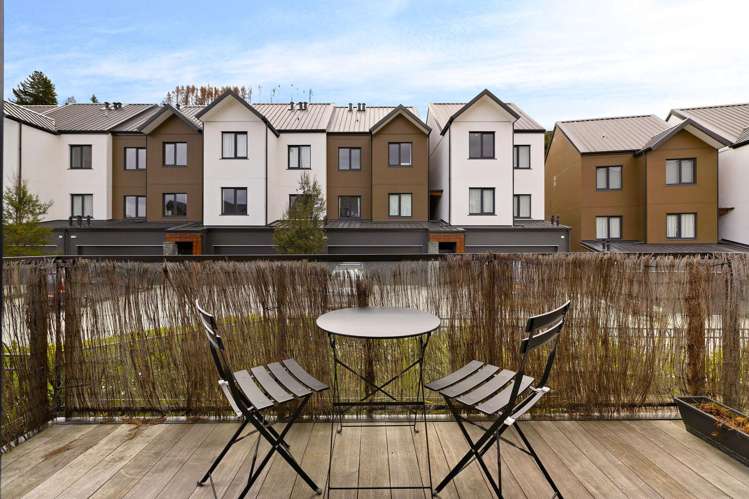 2/22 Bullendale Drive Arthurs Point_4