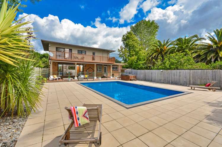 16 Durey Road Dairy Flat_0