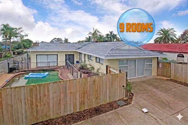 Massive Family Retreat – 5 Bedrooms & 2 Rumpus...