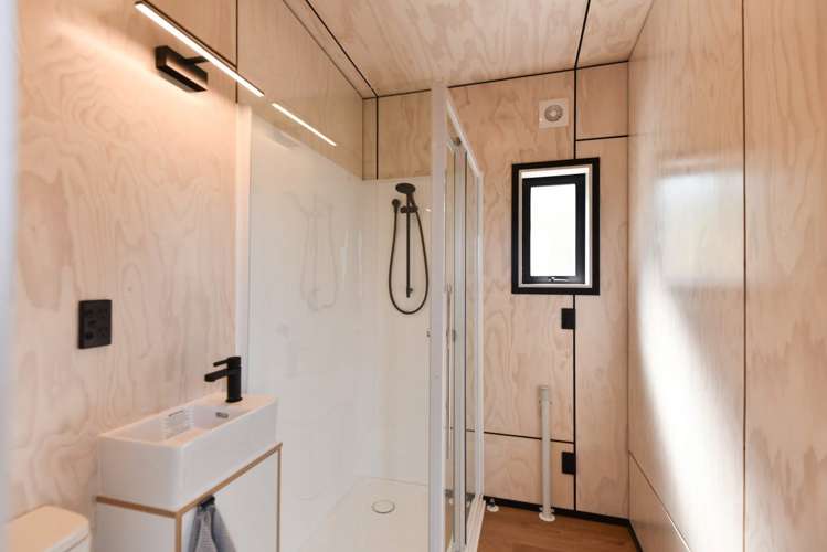 11B Russell Crescent Western Heights_9