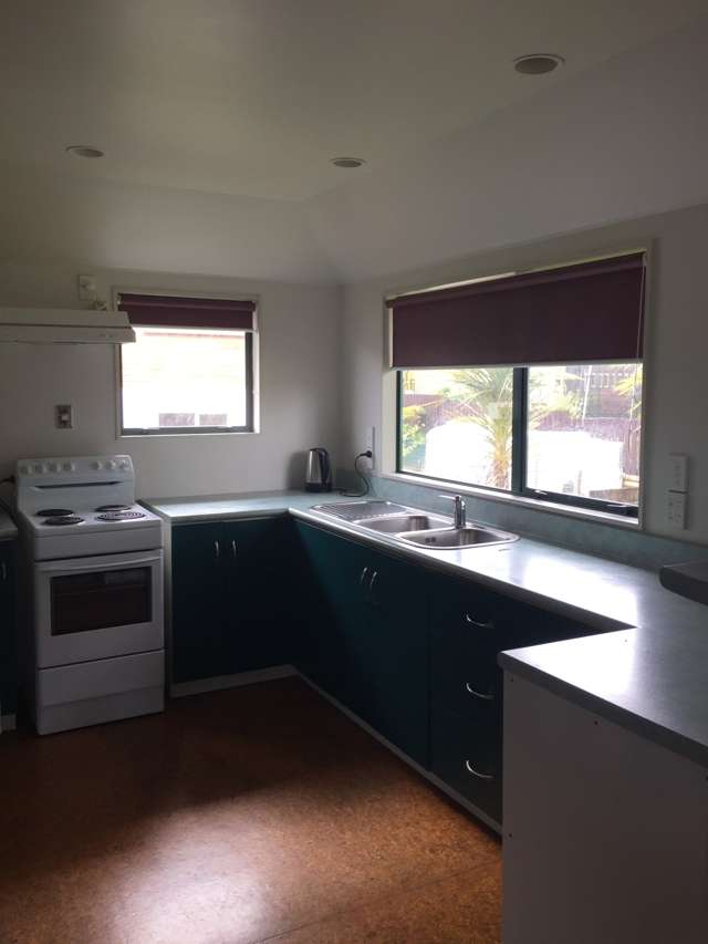 2/2 Bowers Road Glen Eden_1