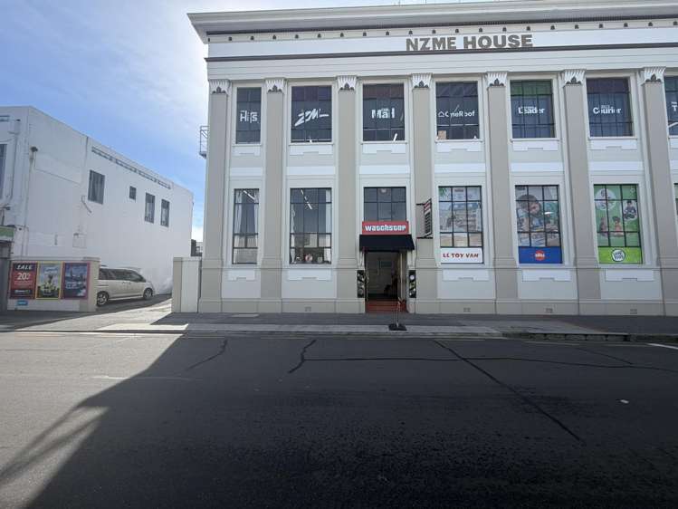 TB/105 Dickens Street_0