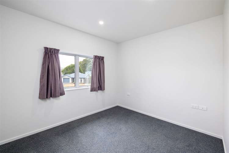 29 Eric Adam Way Linwood_12