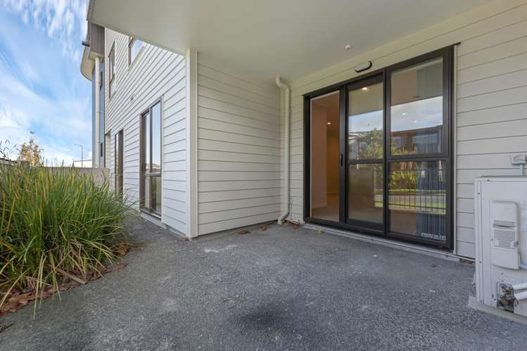 102/2 Gracechurch Drive Flat Bush_11