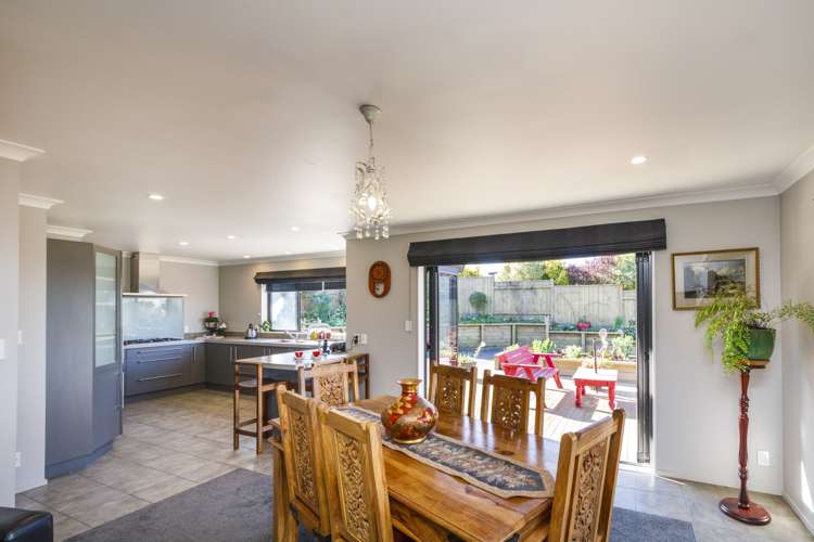 9 Logan Grove Feilding_12