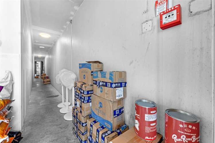 Shop 9, 1 John Goulter Drive Auckland Airport_16