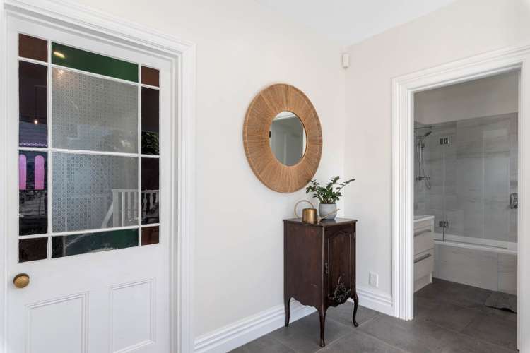 31 Queens Parade Devonport_40