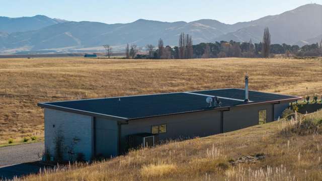 Stylish Country Living with Room to Grow!