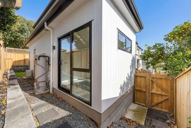 16E Moana Avenue One Tree Hill_23