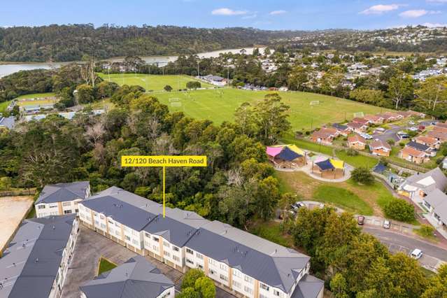 Beach Haven Retreat: Space, Sun & Secure Living