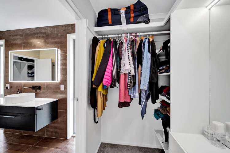 33 Honeyfield Drive Whalers Gate_11