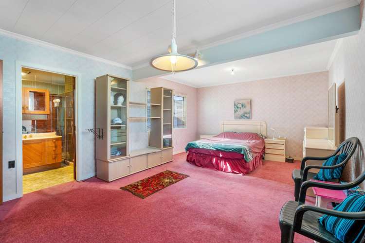 97 Easther Crescent Kew_12