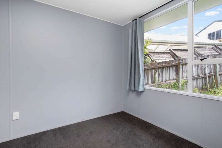 1/68 Totaravale Drive Totara Vale_8