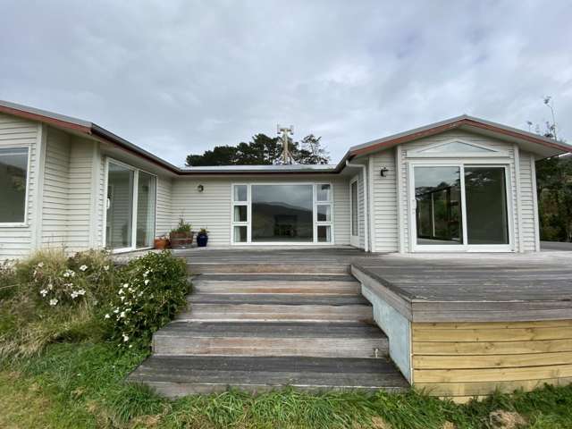 525 Muritai Road (House) 10600_1