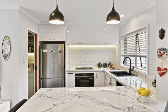 2/50 Cook Street Howick_3