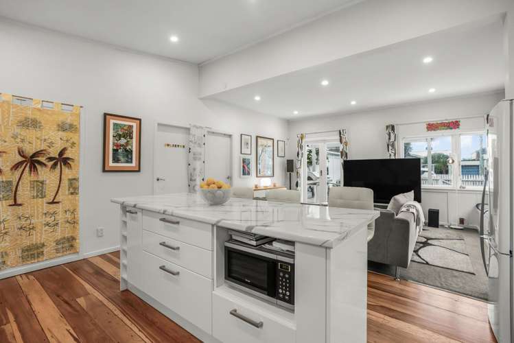 21 Tuatoru Street Eastbourne_11