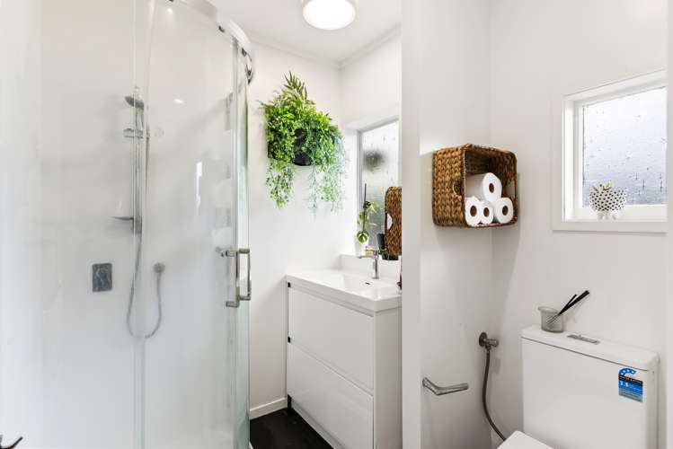 2/10 Abbeygate Street Birkdale_11