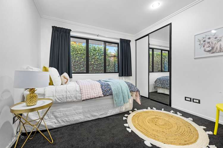 61 Somerton Drive Huntington_14