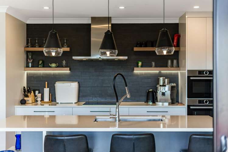 66 Endeavour Drive Whitby_4