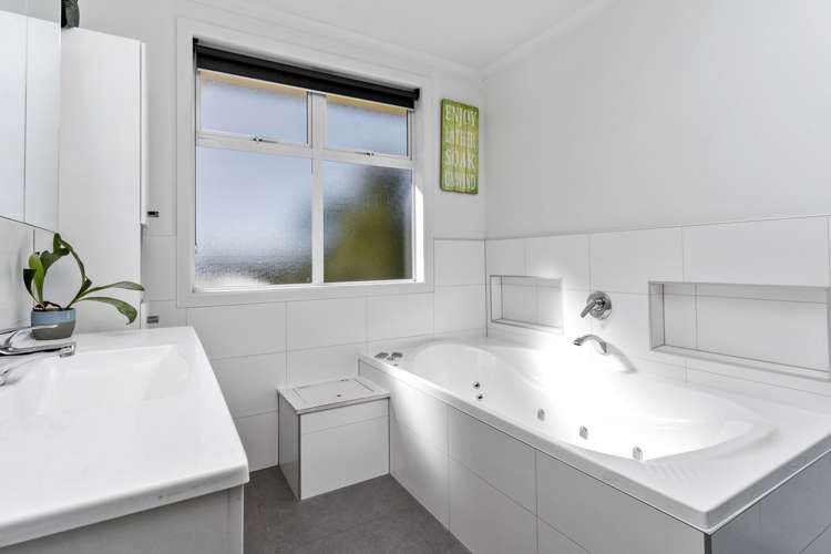 30 Gardner Avenue New Lynn_17