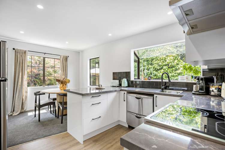 48 Percy Dyett Drive Karori_3