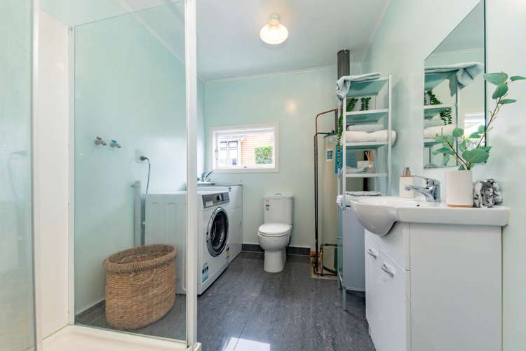 8 Wattle Street New Lynn_16