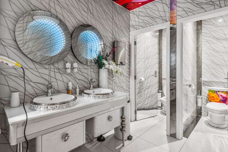 Unit E/101-111 Diana Drive Wairau Valley_5