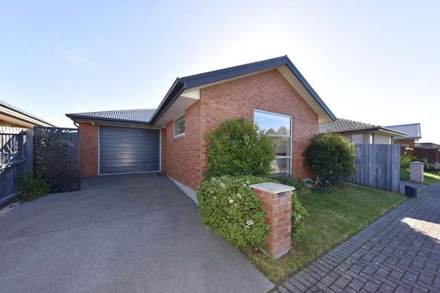Private, Practical & Perfectly Positioned !!