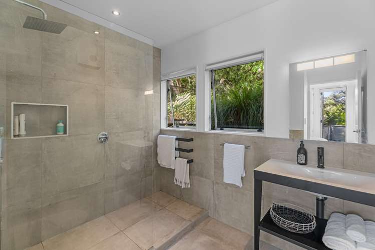 61 Victoria Road South Onetangi_26