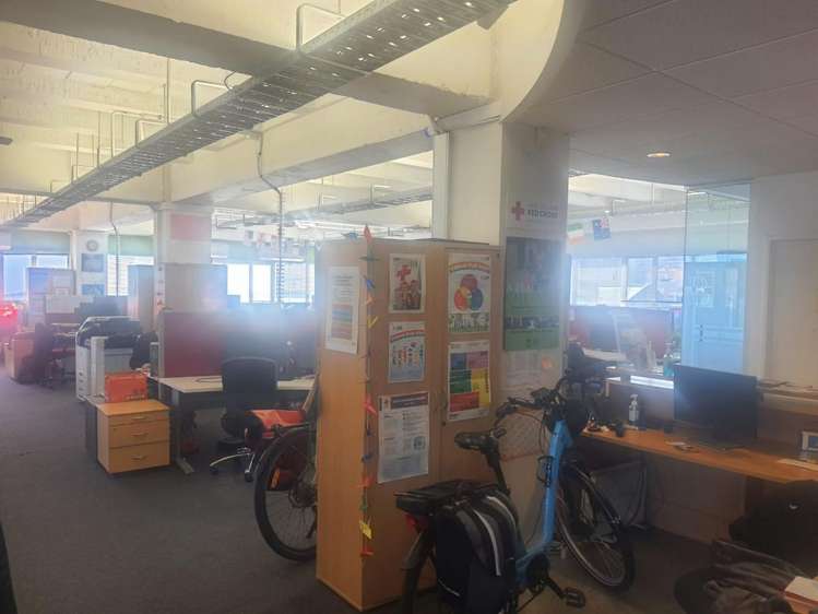 Level 2/39 Webb Street Mount Cook_3