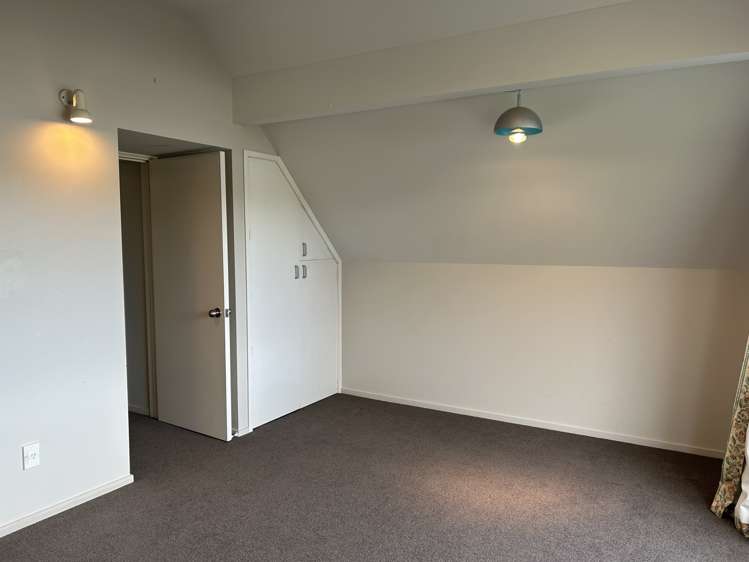 77 Regency Crescent Redwood_17