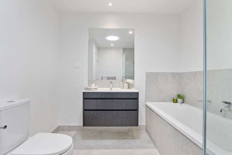 302 Jack Lachlan Drive Beachlands_21