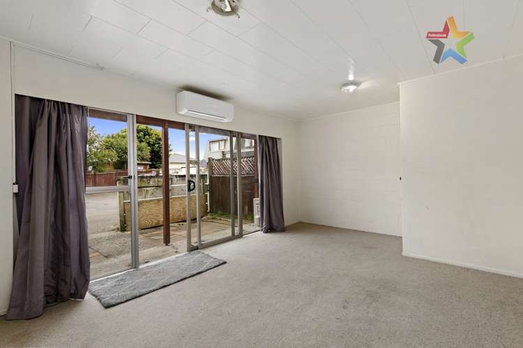 8c Montgomery Crescent Clouston Park_2