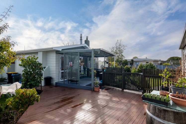 2 Shelley Crescent Stoke_15