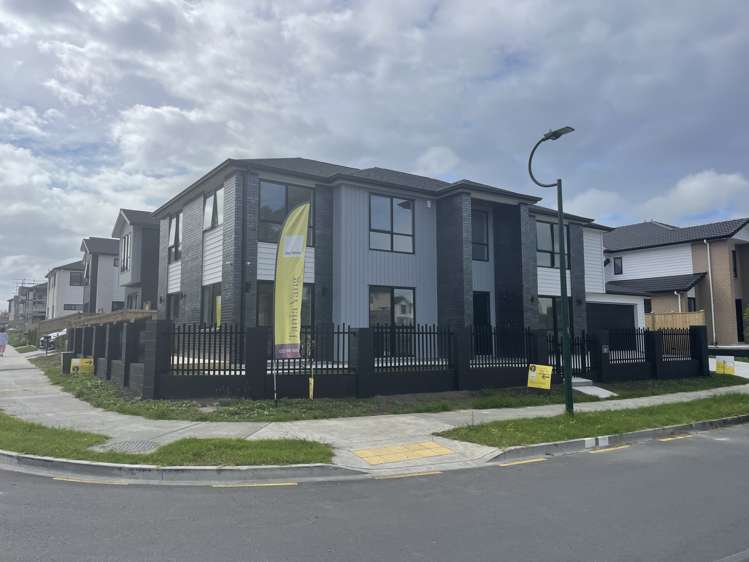 2 Koromeke Street Flat Bush_14