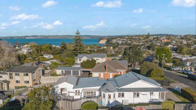 62 Beach Road Mellons Bay_4