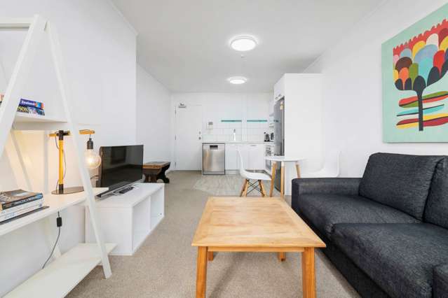 Must be SOLD: Freehold Apt with Carpark & Storage