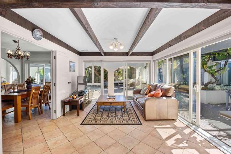 8 Hedge Row Sunnyhills_8