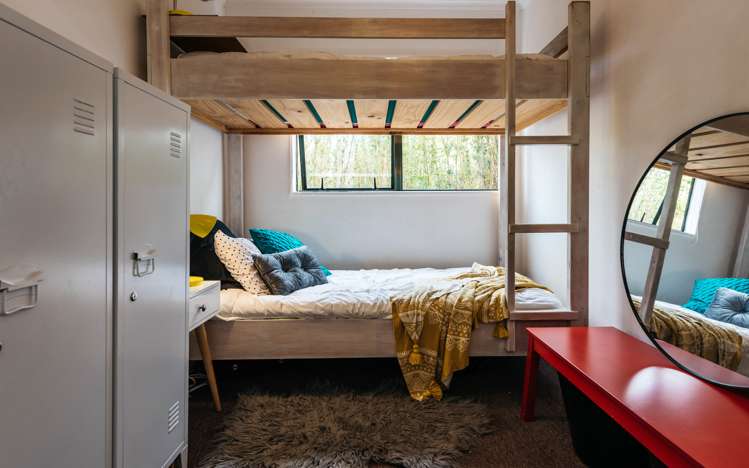 37 Alison Road Surfdale_8