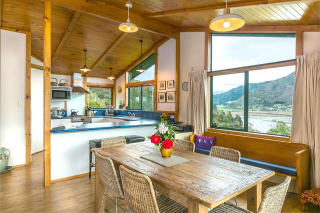 215 Queen Charlotte Drive Havelock_3