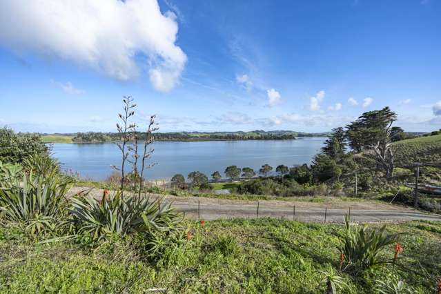 Harbour Views - Pahi Section